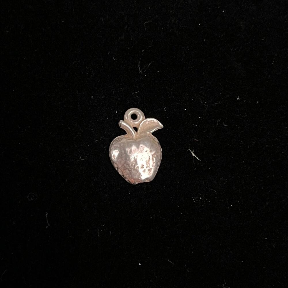 Retired James Avery Hammered Apple Charm 2D Pendant Uncut Loop Sterling Silver